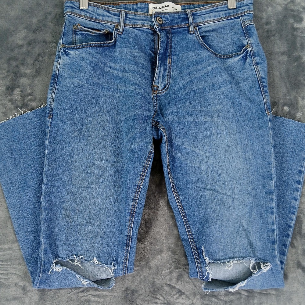 Pull&Bear Jeans Mens 31x28 Blue Denim Distressed Ripped Knees Raw Hem Slim Fit